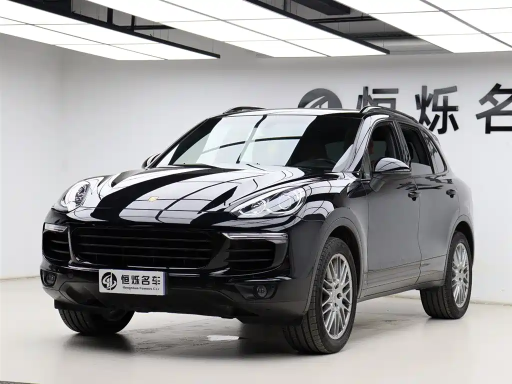 Porsche Cayenne 2016 — фото 31