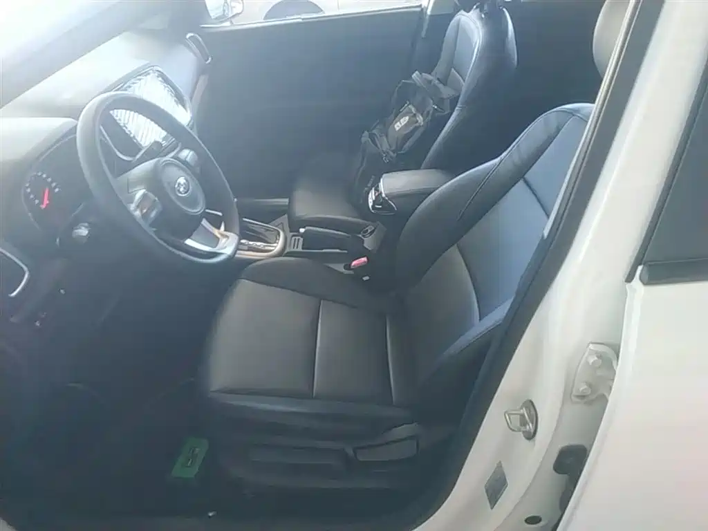 Kia KX3 2017 — фото 15