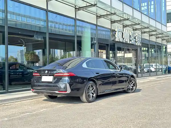 BMW 5 Series 2024
