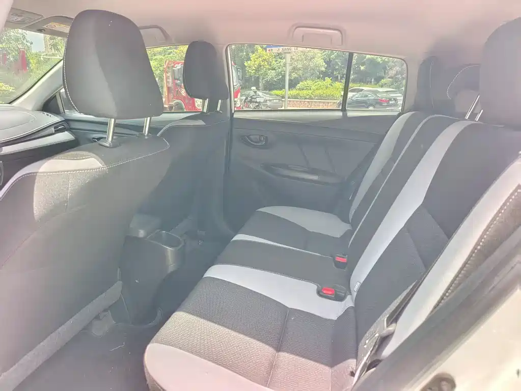 Toyota Yaris L 2022