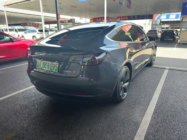 Tesla Model 3 2020