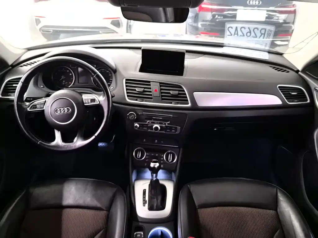 Audi Q3 2017 — фото 8