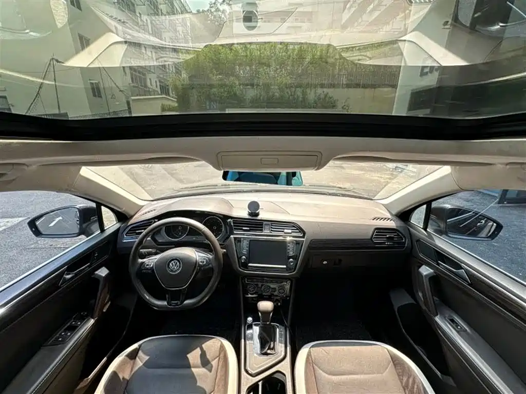 Volkswagen Tiguan L 2018 — фото 10