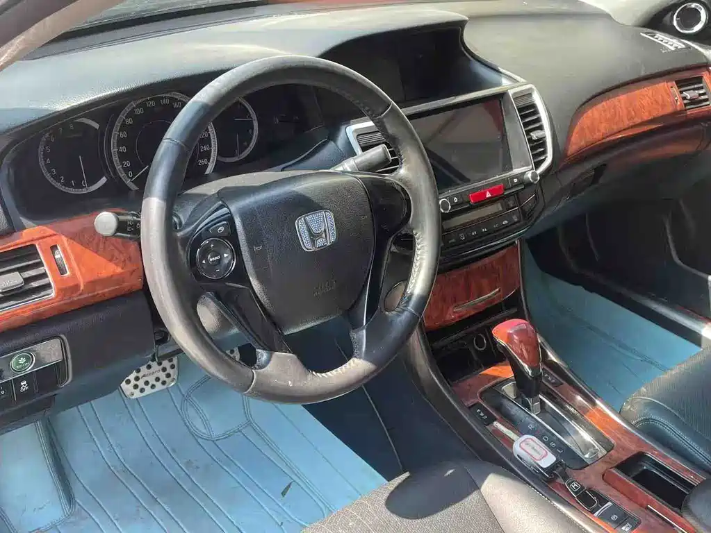 Honda Accord 2017 — фото 4