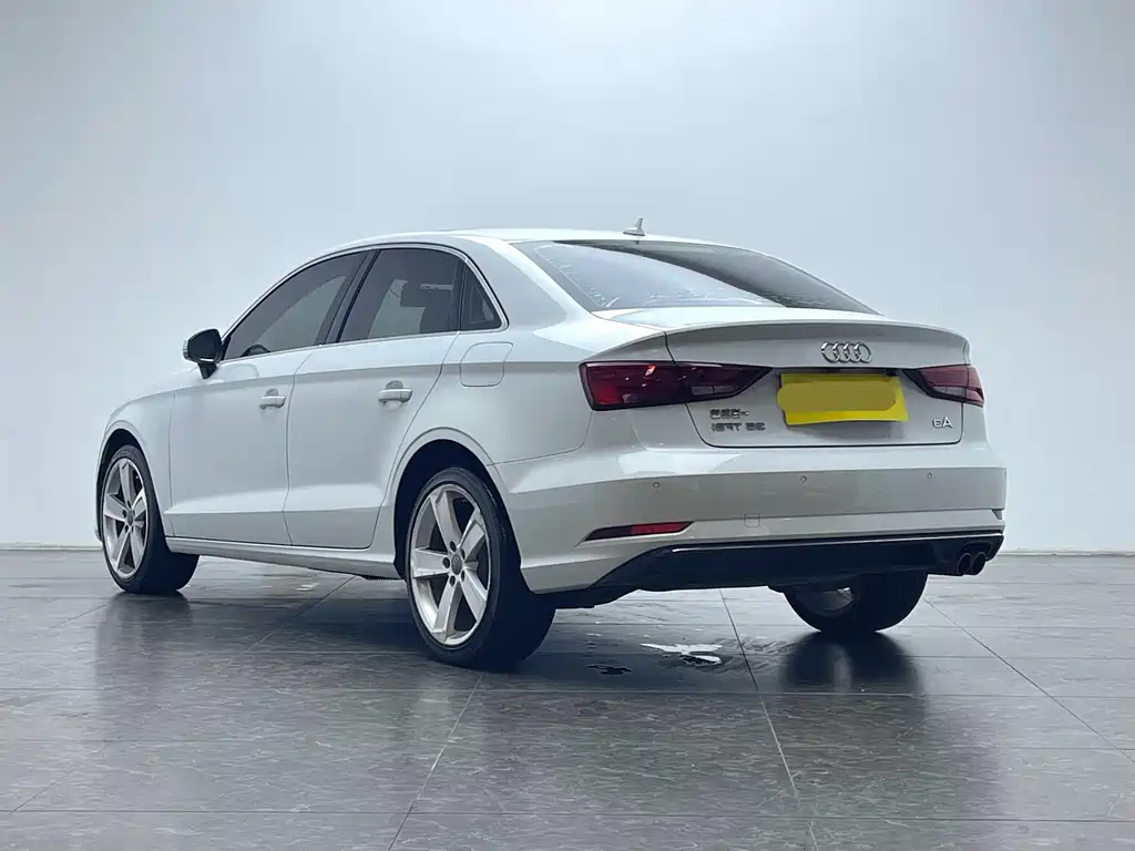 Audi A3 2018 — фото 21