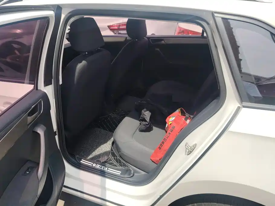 Skoda Rapid Spaceback 2019 — фото 11