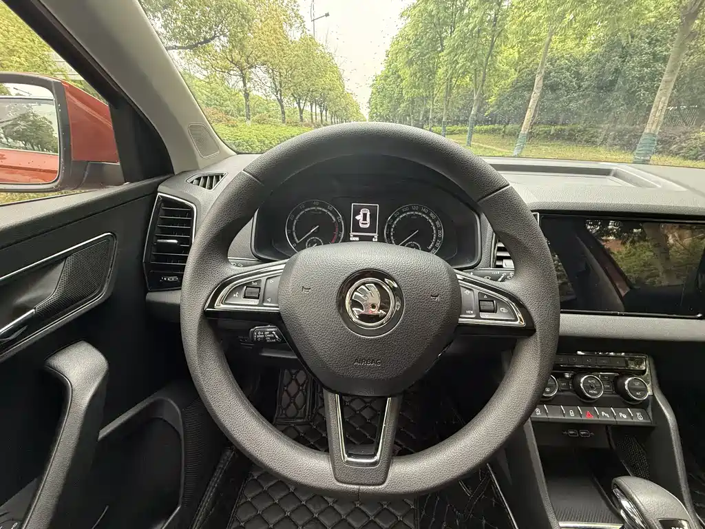 Skoda Karoq 2021 — фото 14