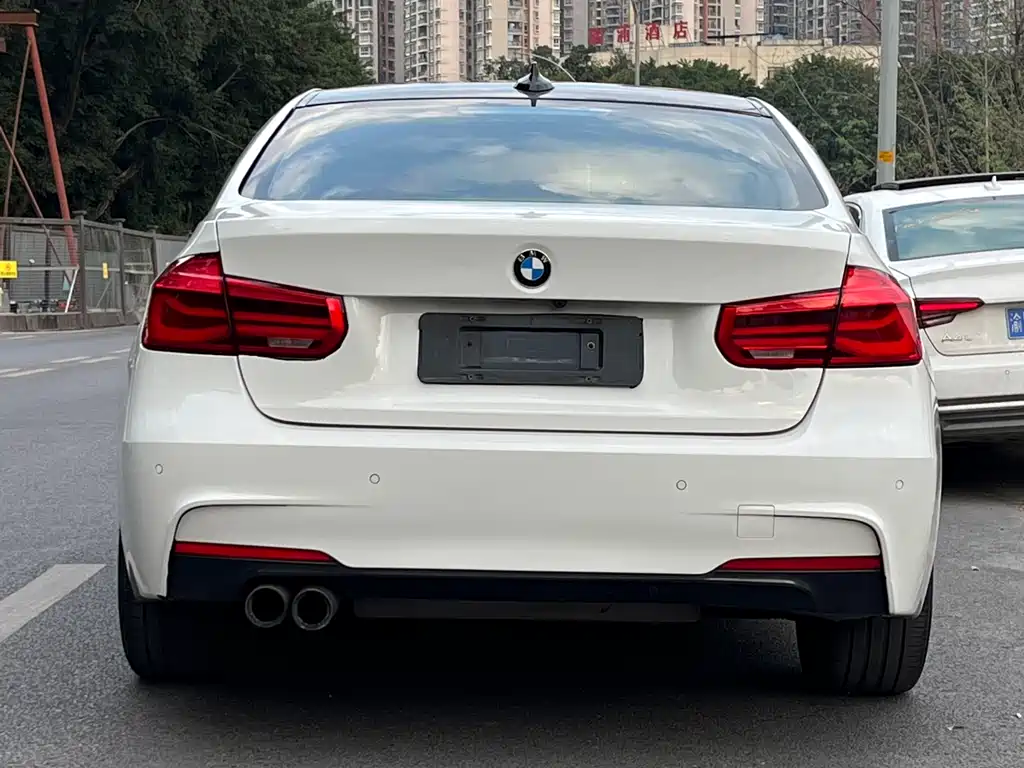 BMW 3 Series 2019 — фото 8
