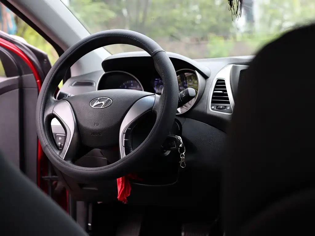 Hyundai Elantra 2016 — фото 18