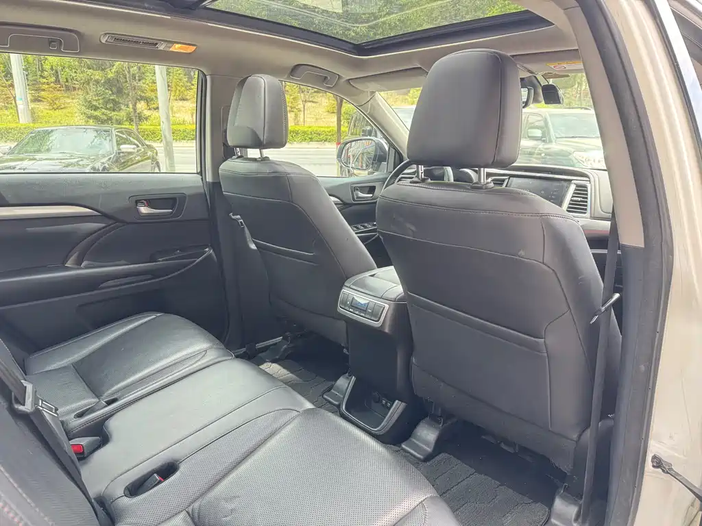 Toyota Highlander 2019 — фото 19