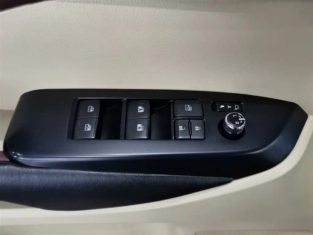 Toyota Highlander 2015 — фото 9