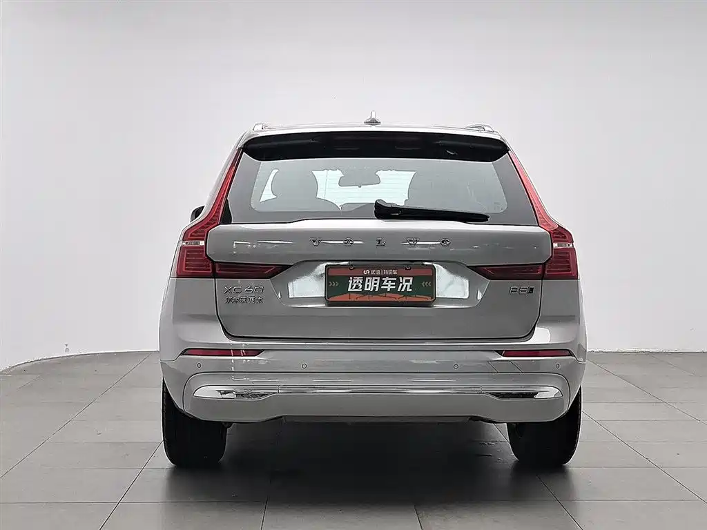 Volvo XC60 2023 — фото 4