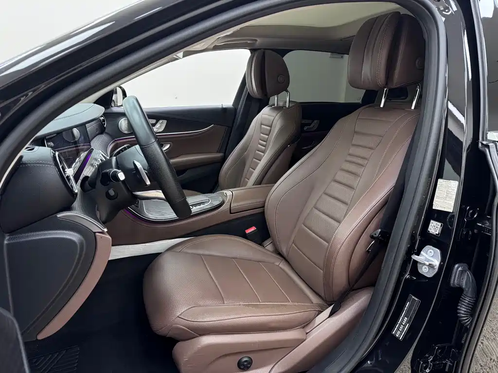 Mercedes-Benz E-Class 2019 — фото 12