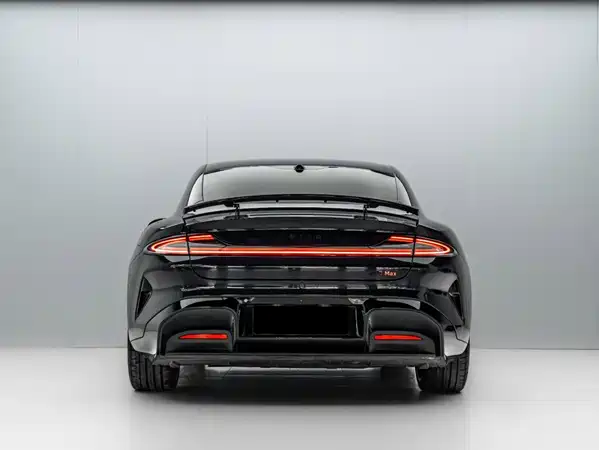 Xiaomi SU7 2025