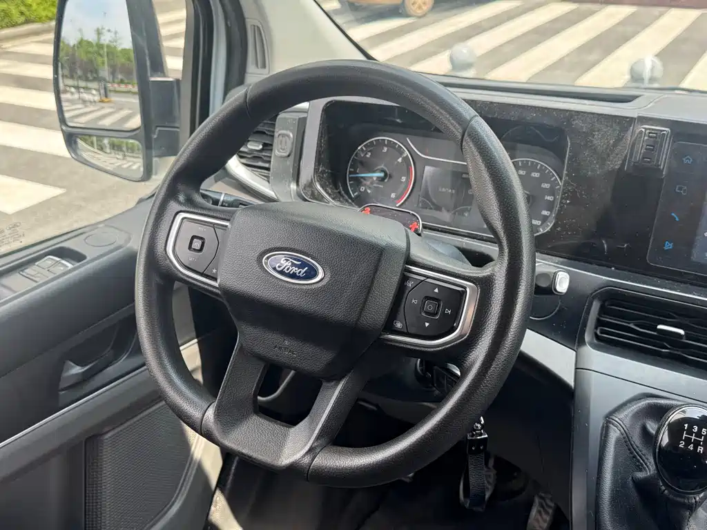 Ford Transit 2023 — фото 13