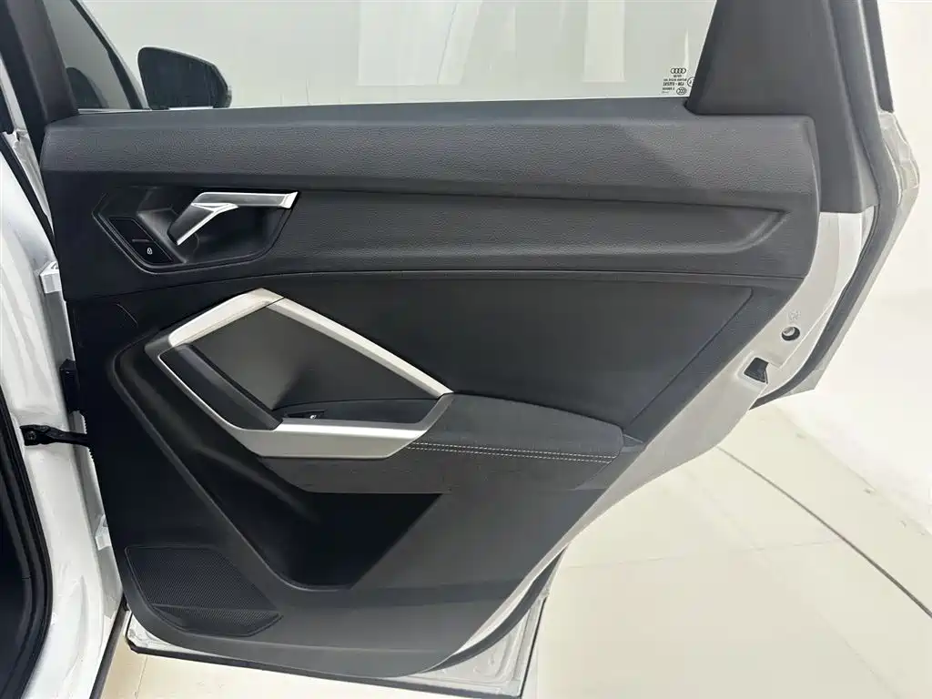 Audi Q3 2022 — фото 13