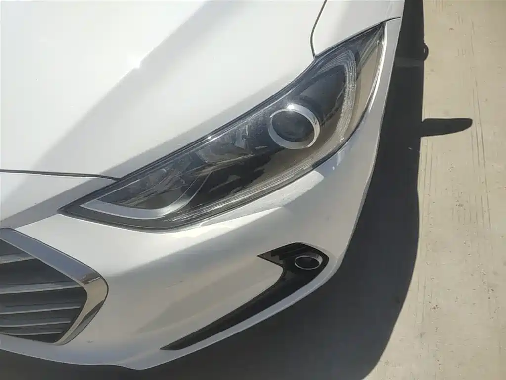 Hyundai Elantra 2019 — фото 24