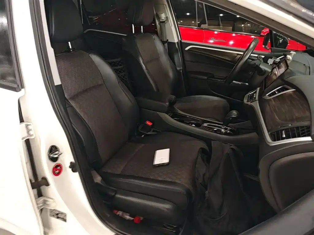 Honda Jade 2019 — фото 25