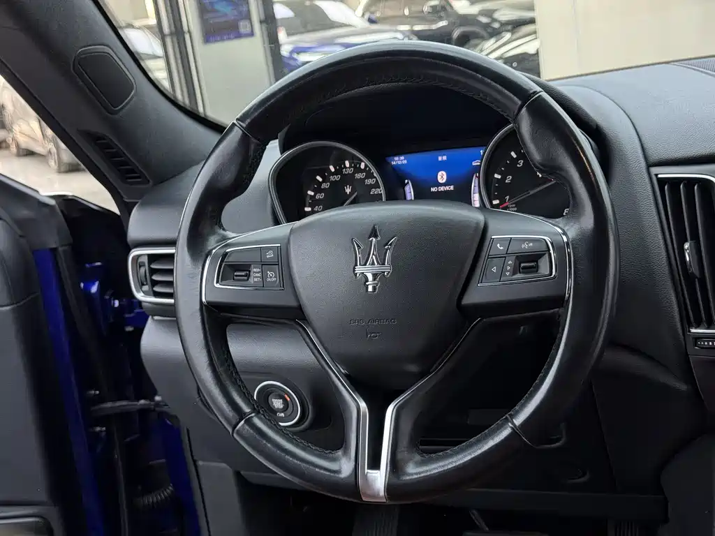 Maserati Levante 2018 — фото 13