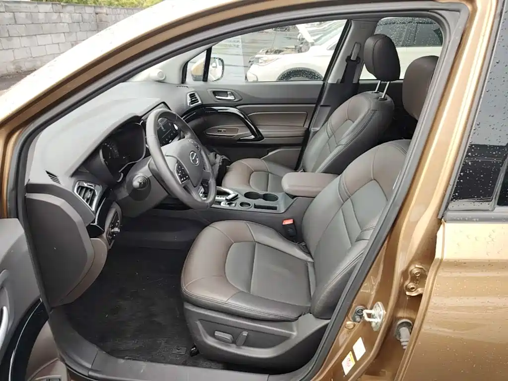 GAC Trumpchi GS4 2017 — фото 15