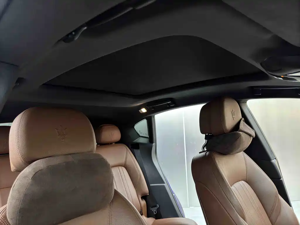 Maserati Levante 2018 — фото 20