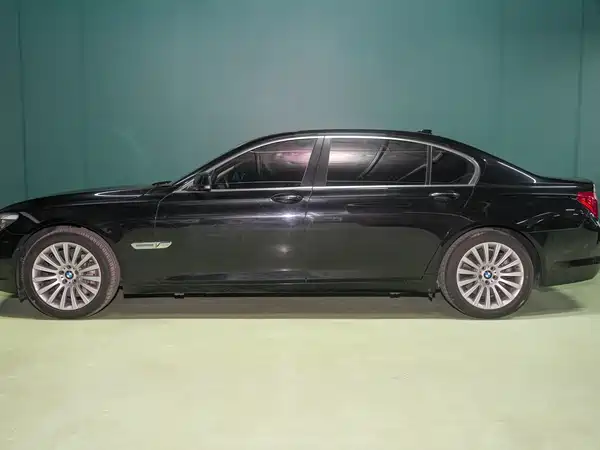 BMW 7 Series 2010