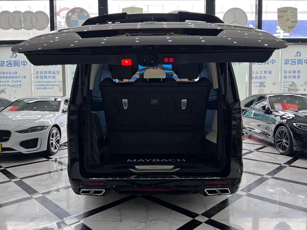 Mercedes-Benz Vito 2023 — фото 16