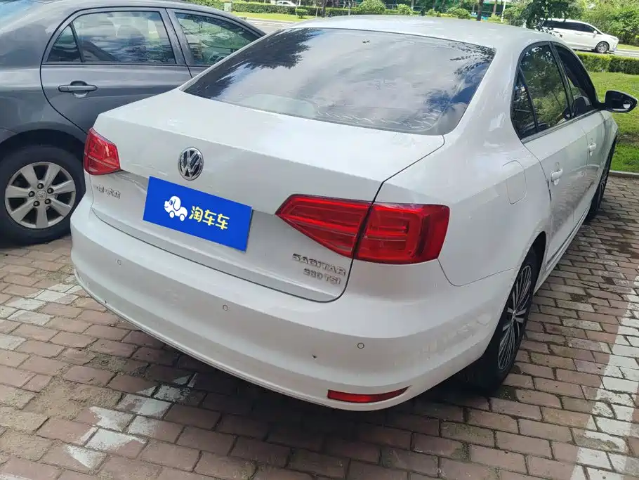 Volkswagen Sagitar 2017