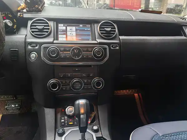 Land Rover Discovery 2012