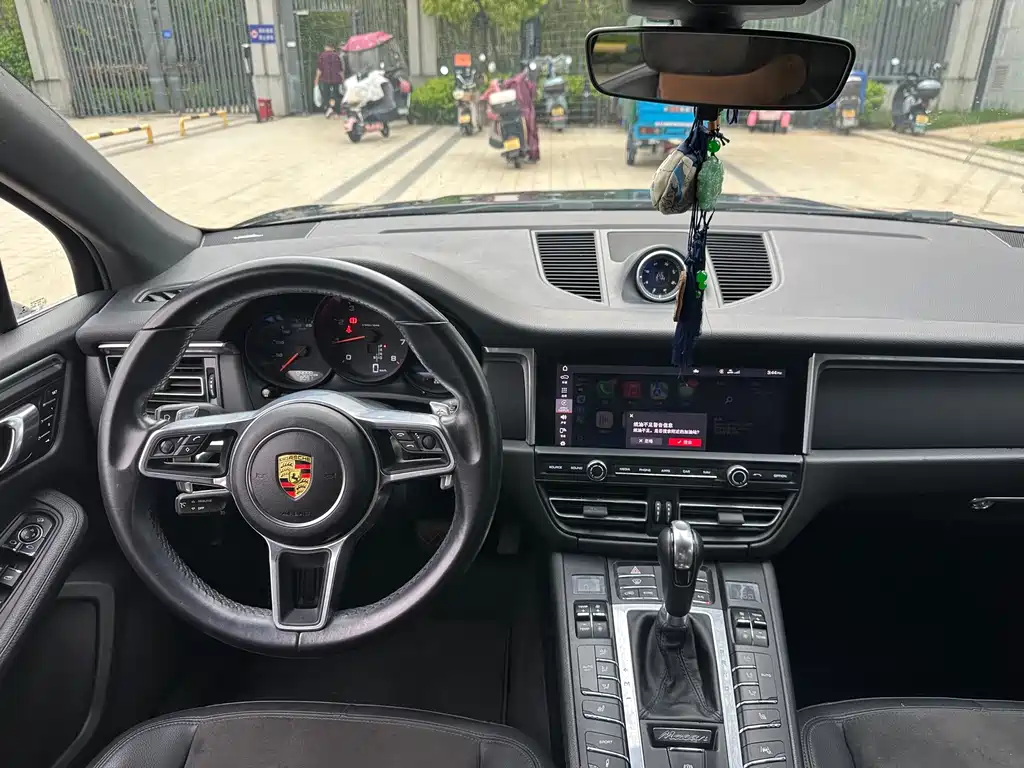 Porsche Macan 2019 — фото 8