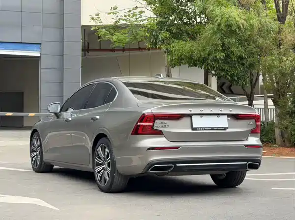 Volvo S60 2022