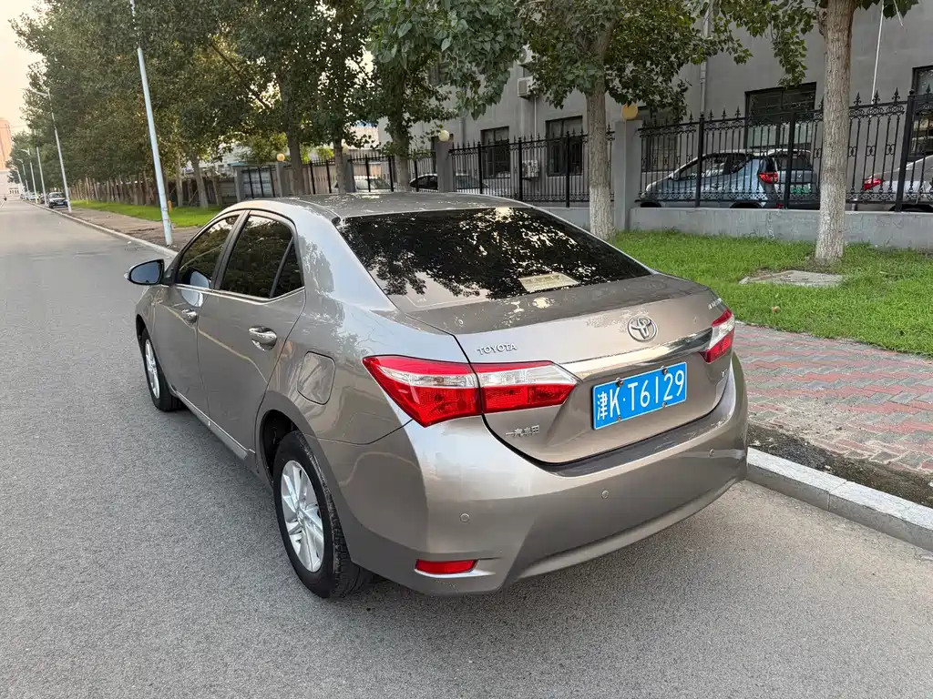 Toyota Corolla 2015 — фото 14