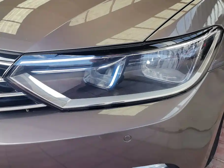 Volkswagen Magotan 2016