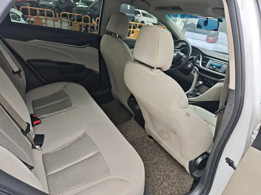 Buick Excelle 2019 — фото 12