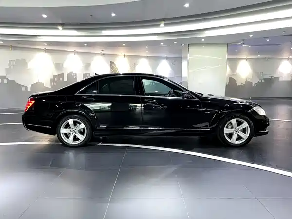 Mercedes-Benz S-Class 2013