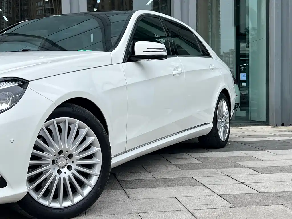 Mercedes-Benz E-Class 2015