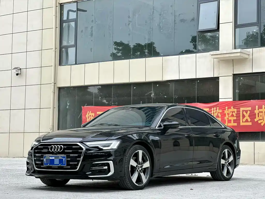 Audi A6L 2022 — фото 1