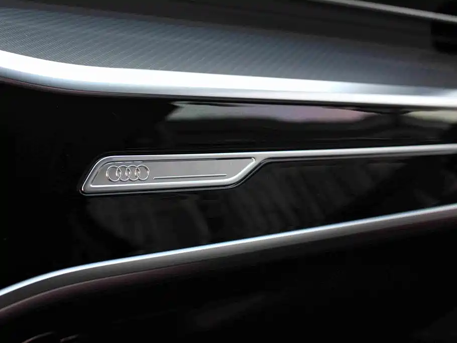 Audi A6L 2024 — фото 14