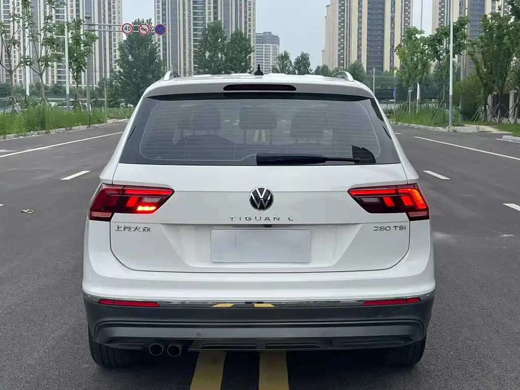 Volkswagen Tiguan L 2021 — фото 8