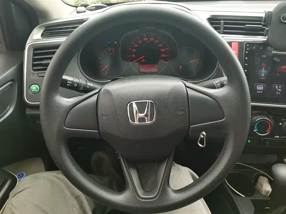 Honda City 2016 — фото 15