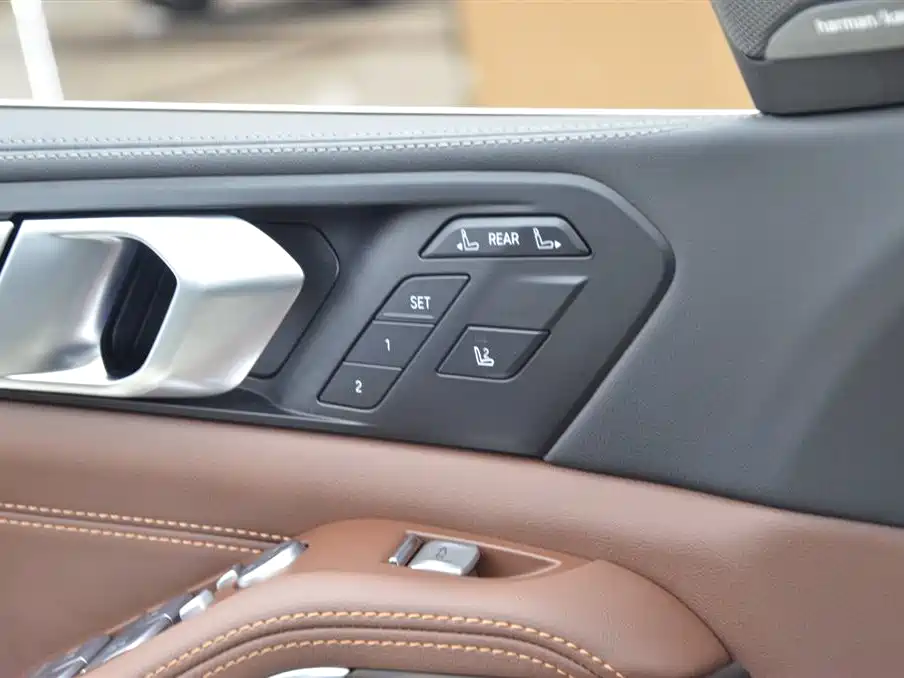 BMW X7 2025 — фото 11