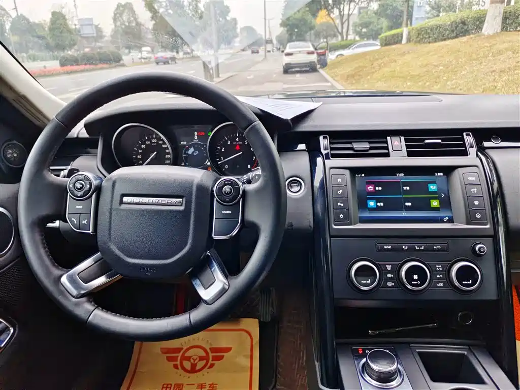 Land Rover Discovery 2019 — фото 15
