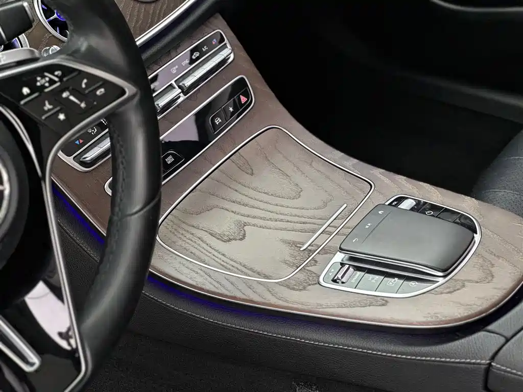 Mercedes-Benz E-Class 2021 — фото 11