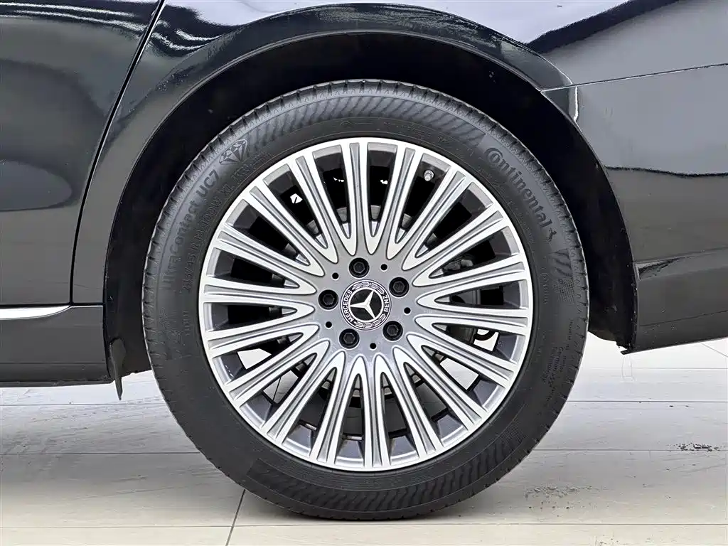 Mercedes-Benz E-Class 2021 — фото 17