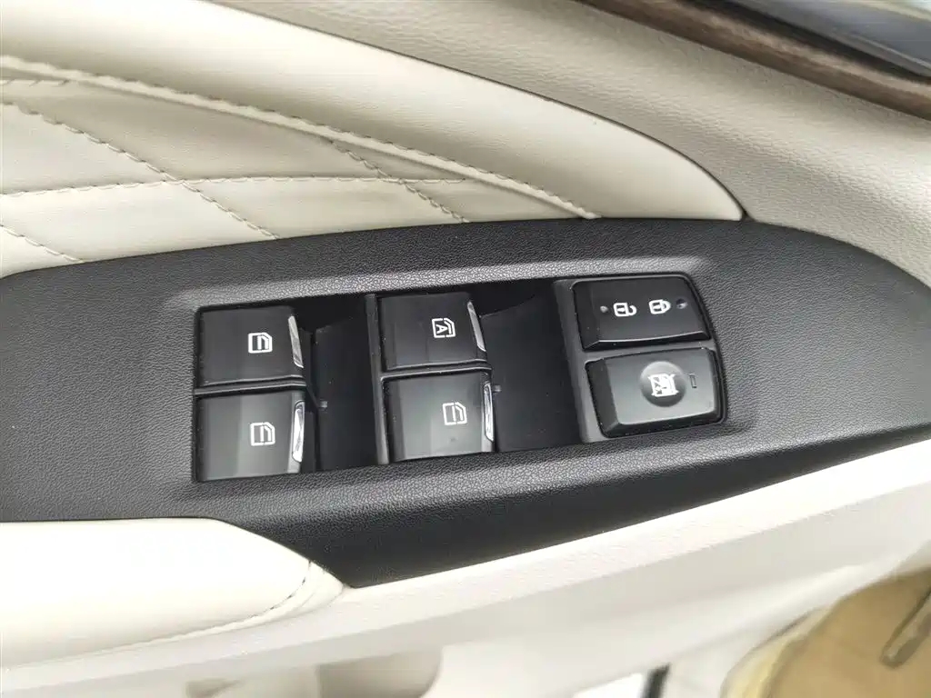 GAC Motor Trumpchi M8 2018 — фото 9