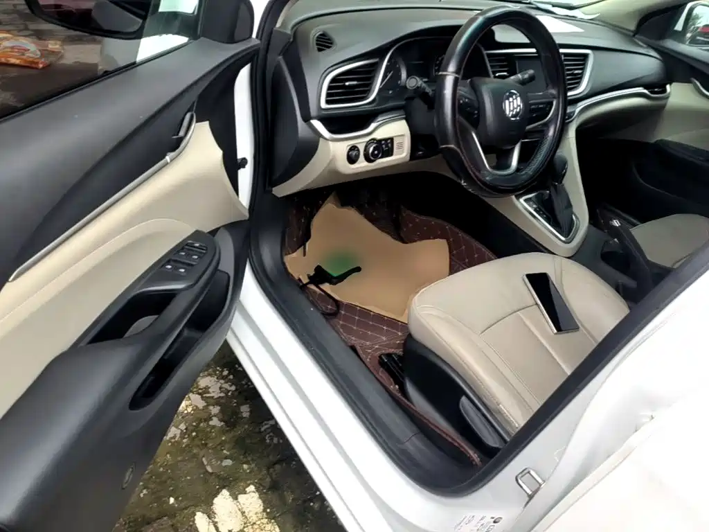 Buick Excelle 2019 — фото 16