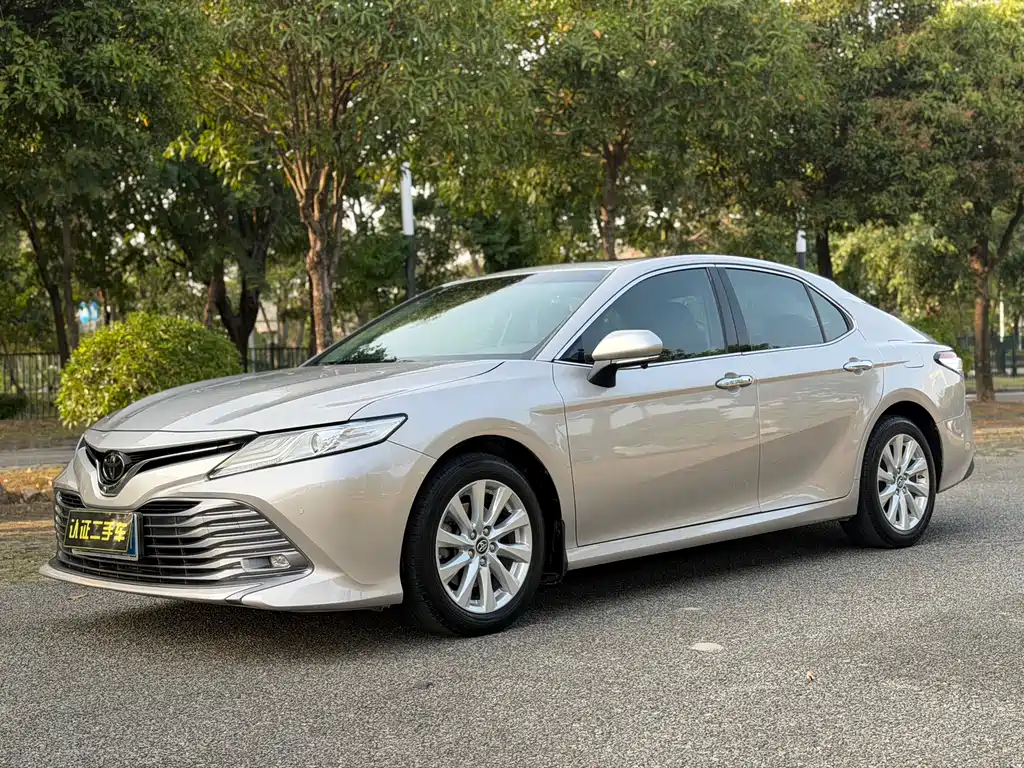 Toyota Camry 2020 — фото 1