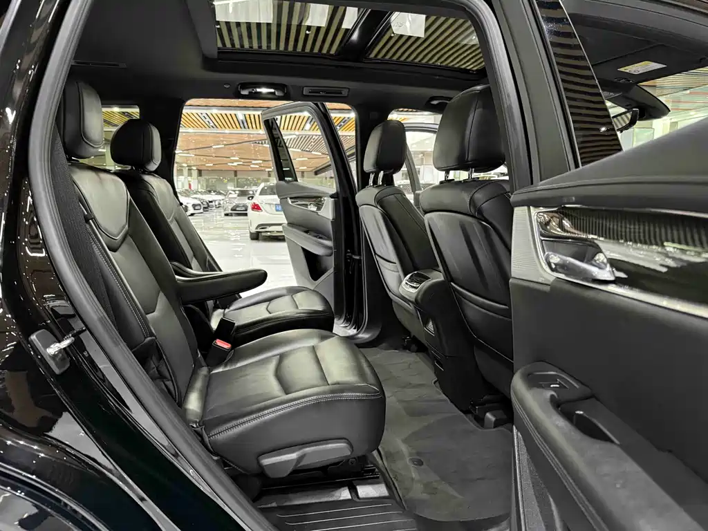 Cadillac XT6 2021 — фото 10