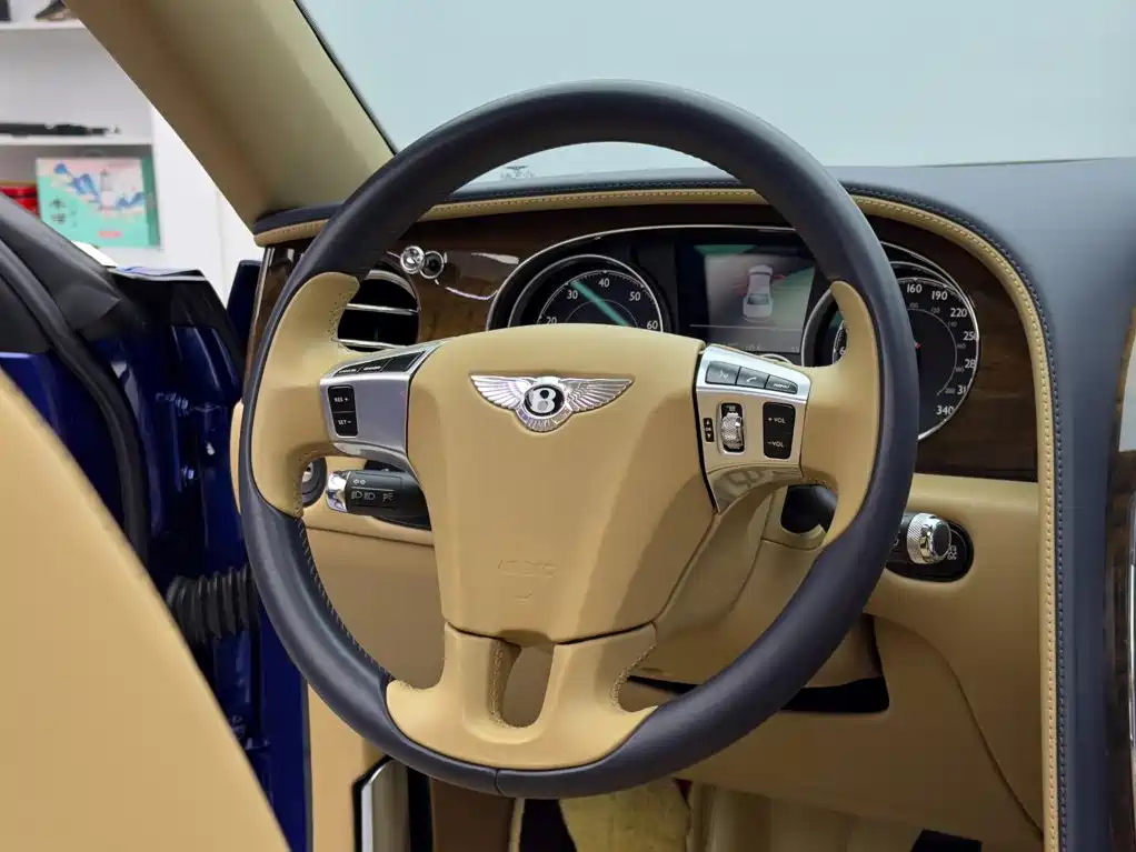 Bentley Flying Spur 2019 — фото 12