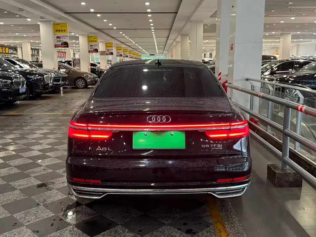 Audi A8 2021 — фото 4
